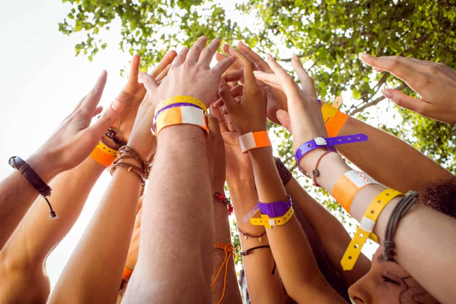 Vinyl-Armbänder bei Veranstaltungen